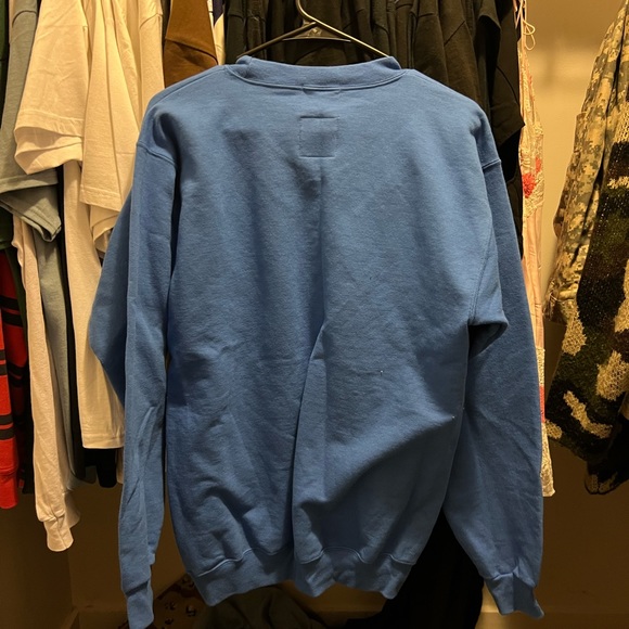 Petals and peacocks crewneck - Picture 3 of 3